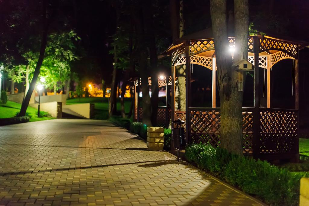 Park Hotel Nadezhda Rostov-on-Don Exterior foto